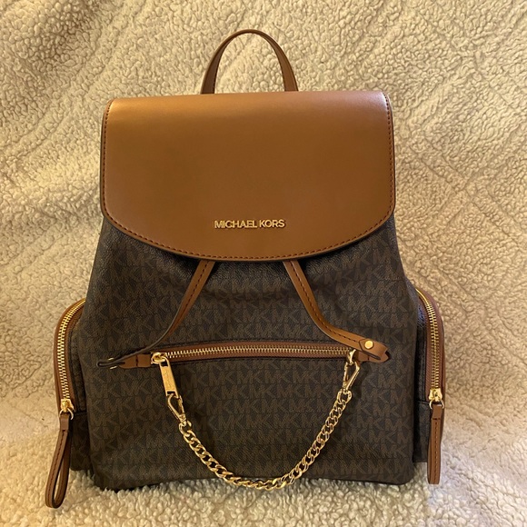 Michael Kors Backpack purse - like new - Picture 2 of 16